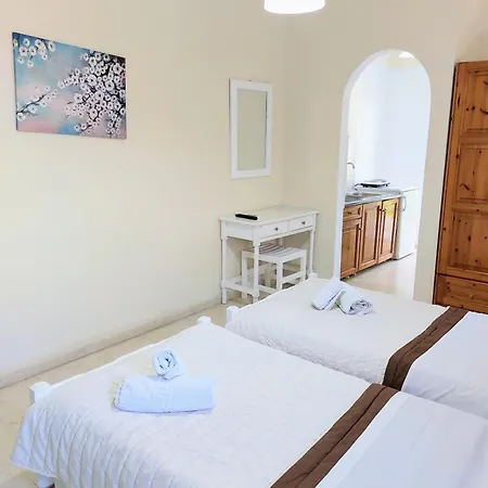 Athina Апартаменты *